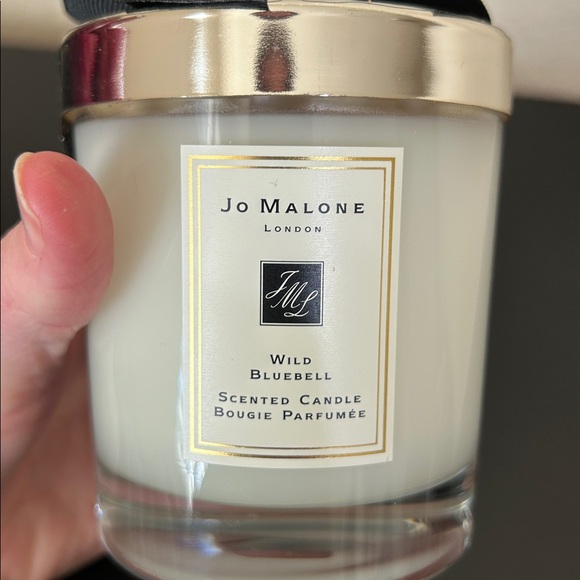 Jo Malone Wild Bluebell Candle 200g 45 Hour Burn w/ Silver Lid NIB $82 MSRP - Picture 4 of 14